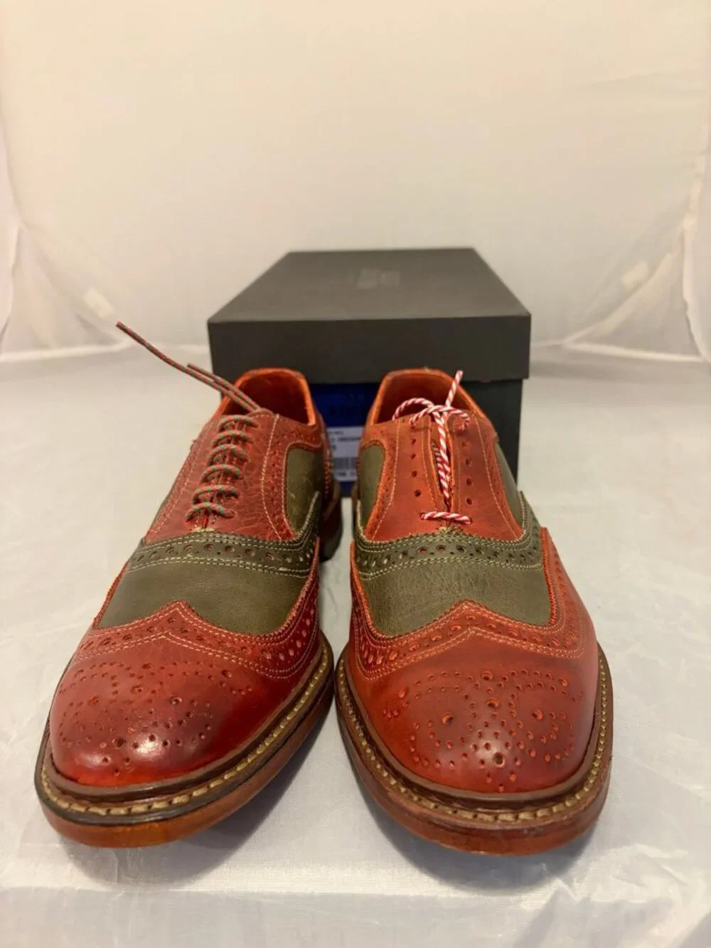 Allen Edmonds Jingle Bell Wingtip Mok Leather Mens dress shoe size 9.5 new